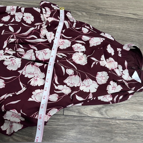 🌸 LC Lauren Conrad Runway Burgundy Floral Chiffon Ruffled Halter🌸 - Picture 8 of 10